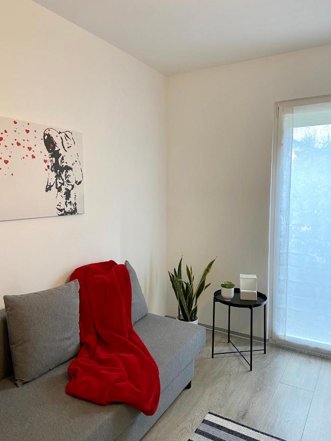 Appartamento Miranda Con Giardino Privato E Pool Екстериор снимка